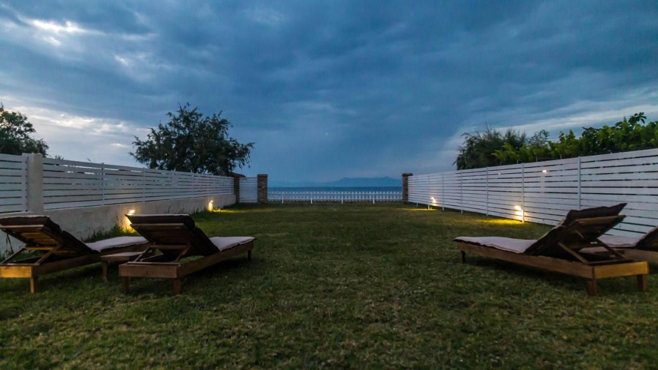 Terracotta Beach House Lefkímmi Eksteriør bilde